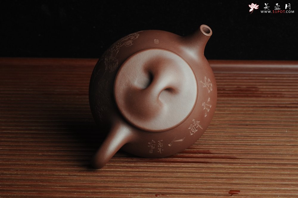 紫砂壶图片：贺岁新品 优质紫茄泥全手工高士煮茶图 茶亦醉人 文气满瓢 - 美壶网