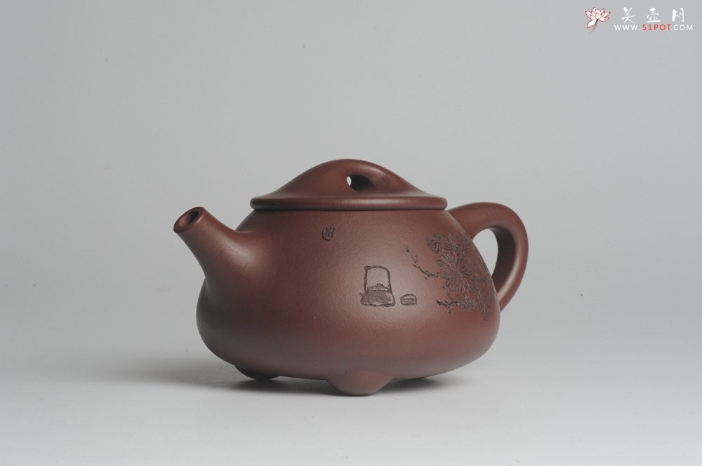 紫砂壶图片：美壶特惠 深丛隐孤芳 经典平盖小石瓢 满瓢（景舟石瓢）装饰菊花 泥料超好高档包装 做工灰常精致 - 美壶网