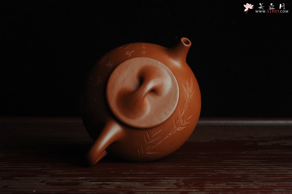紫砂壶图片：优质朱泥全手工刻竹石瓢 天道无亲常与善人 - 美壶网