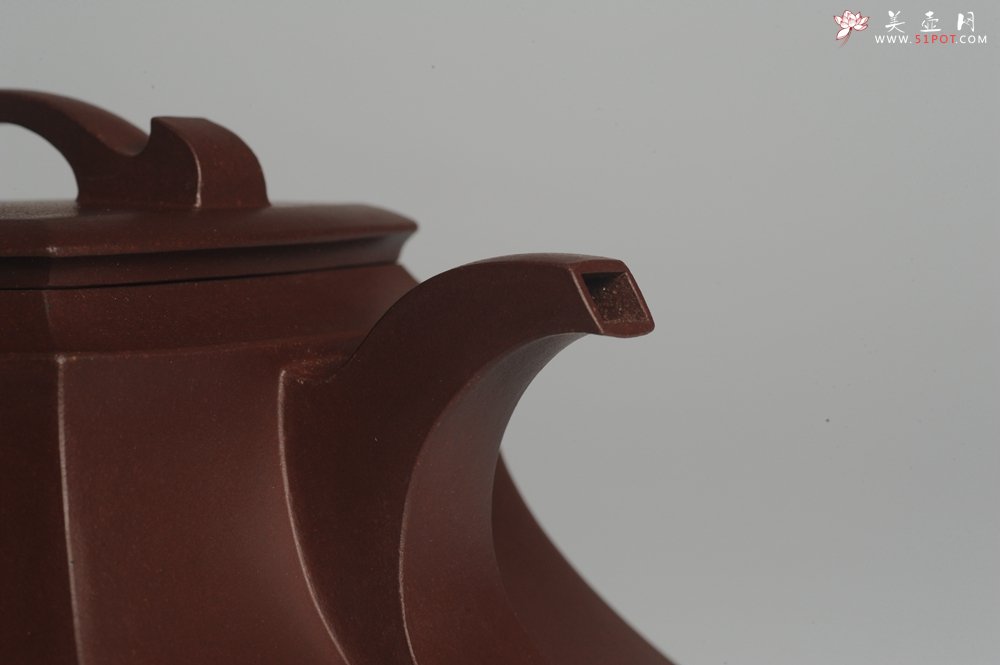 紫砂壶图片：原创精致全手工四方吉玉壶 难度大线条流畅 - 美壶网