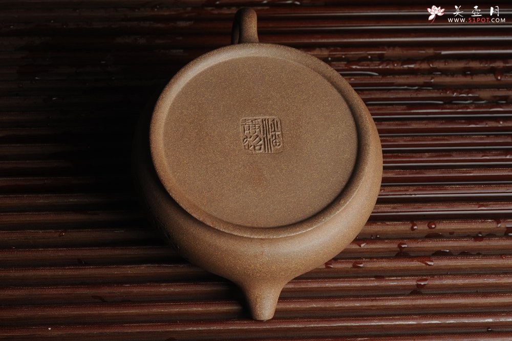 紫砂壶图片：美壶特惠 优质老段泥精致涌泉 卧石图 养后温润可人 - 美壶网