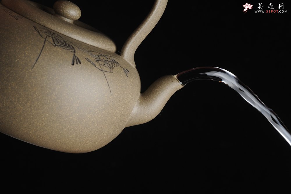 紫砂壶图片：美壶特惠 老青段 助工精工太白提梁 子陶刻对虾 - 美壶网