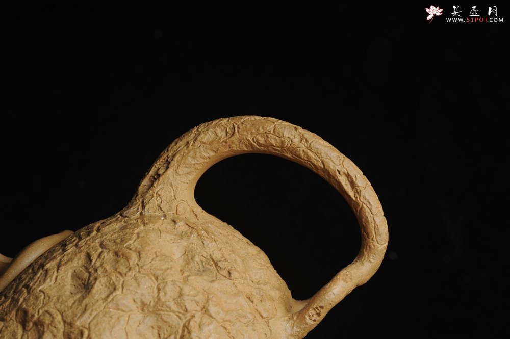 紫砂壶图片：美壶特惠 优质黄金段全手工龚春 供春 异型盖 难度大 肌理丰富 - 美壶网