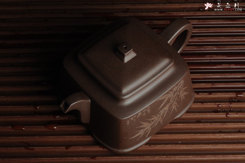 紫砂壶图片：美壶特惠 高手刻竹 全手工四方福明壶 泥料超好 - 美壶网