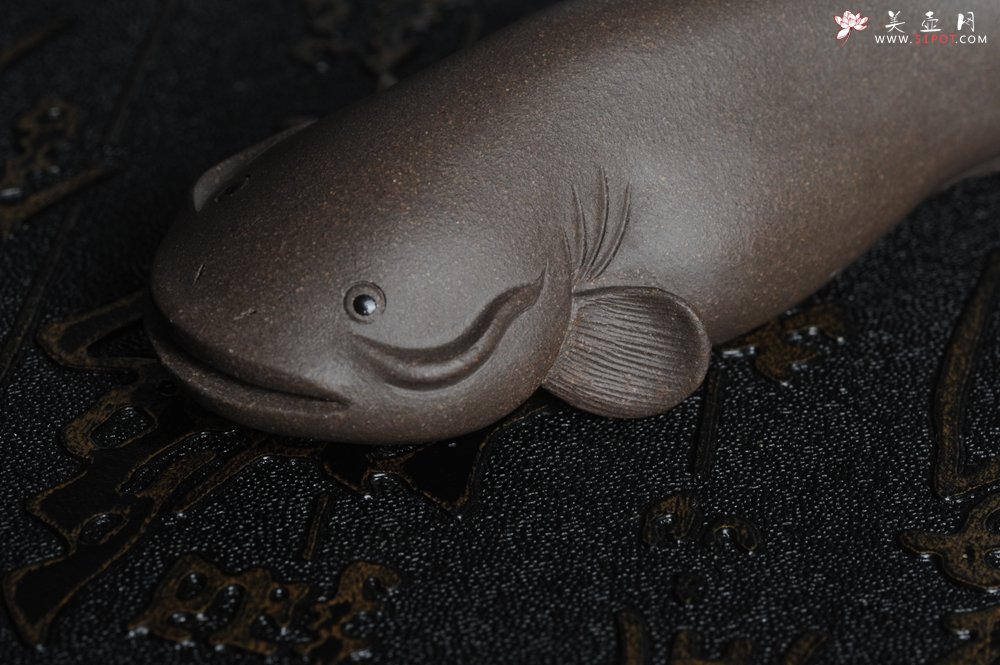 紫砂壶图片：美宠特惠 年年有余鱼  神态细腻 做工灰常精致 手工茶宠 - 美壶网