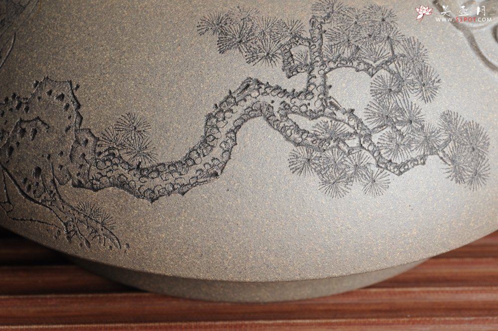 紫砂壶图片：精品特惠 老青段精品瑞兽双耳罐 茶仓 茶叶罐 水洗 烟灰缸 多用 子陶刻老人松 不输名、家 - 美壶网