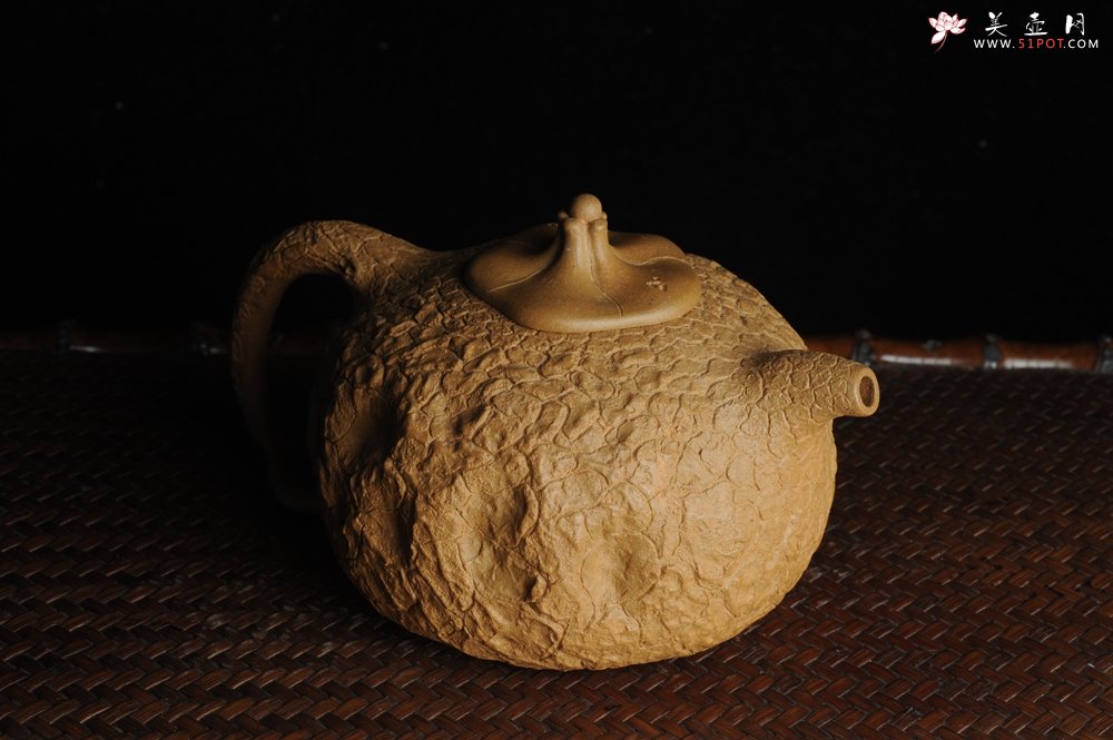 紫砂壶图片：美壶特惠 优质黄金段全手工龚春 供春 异型盖 难度大 肌理丰富 - 美壶网