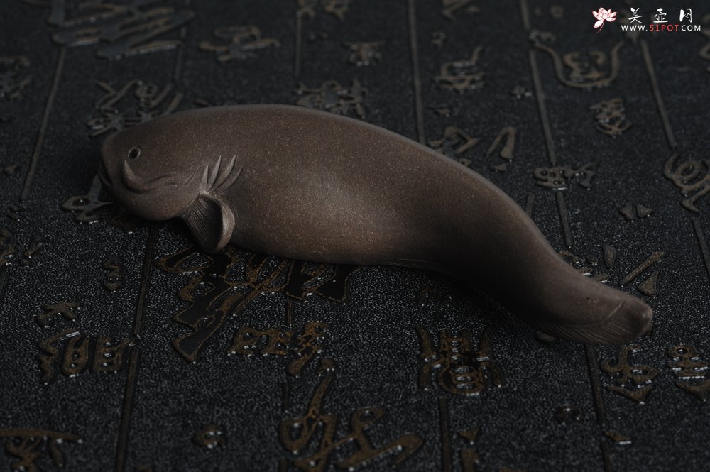 紫砂壶图片：美宠特惠 年年有余鱼  神态细腻 做工灰常精致 手工茶宠 - 美壶网