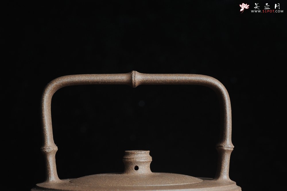 紫砂壶图片：美壶特惠 特好老段泥 精工竹段提梁 挺拔秀雅 - 美壶网