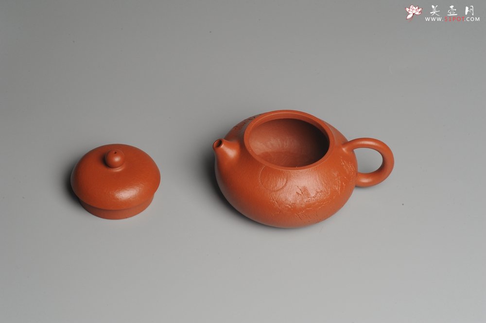 紫砂壶图片：优质赵庄朱泥全手工文旦 方健双刀文气装饰 - 美壶网