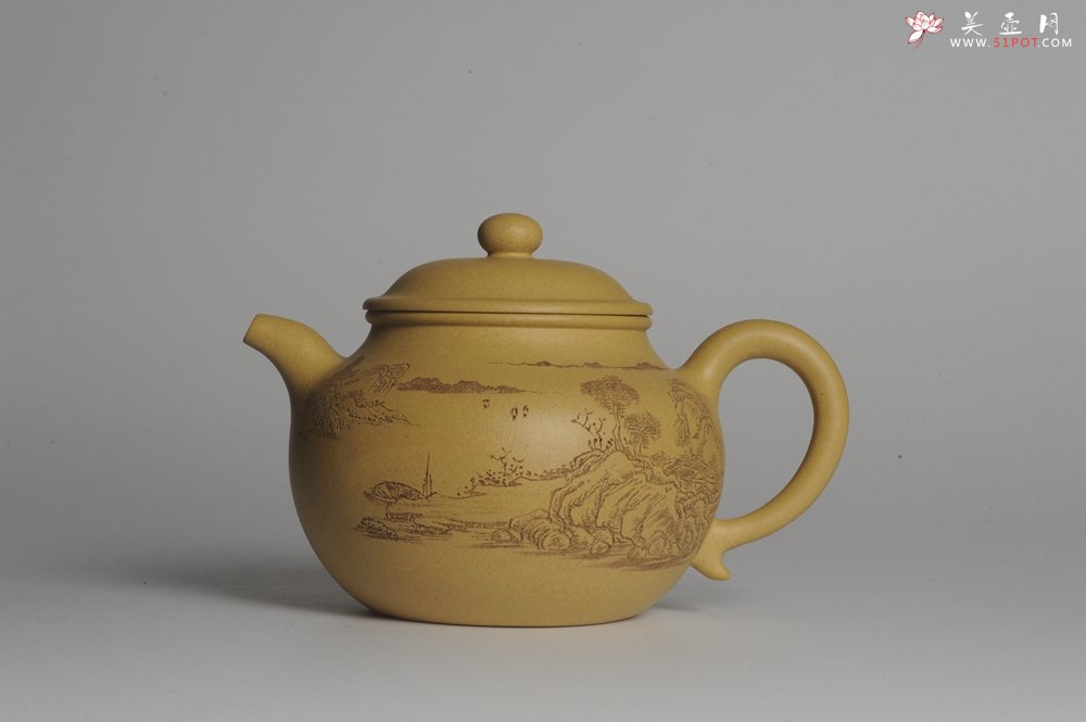 紫砂壶图片：美壶特惠 精工本山段山水莲子壶 端庄秀雅 人品若山极崇峻 情怀与水同清幽 - 美壶网