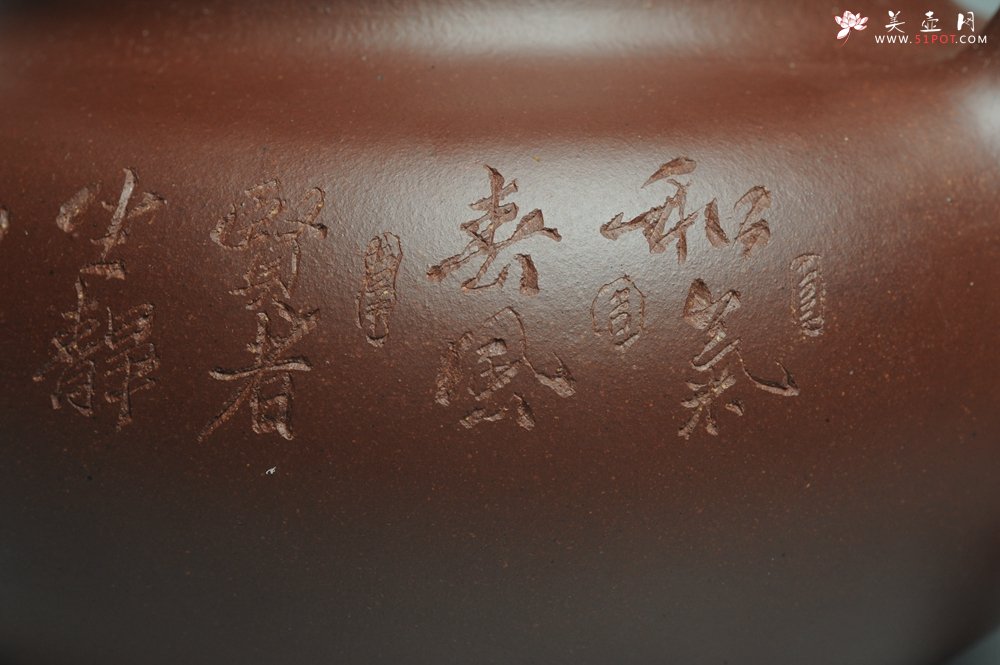 紫砂壶图片：【预定】难度超大 实力派杨老师全手工大亨仿古 大品650cc气势非凡 古韵悠悠  深得老味 - 美壶网