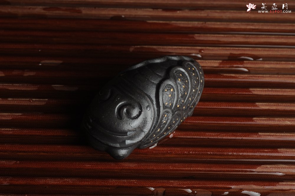 紫砂壶图片：美宠特惠 蝉 知了 手把件茶宠 油性十足 长7cm宽4cm高3cm - 美壶网