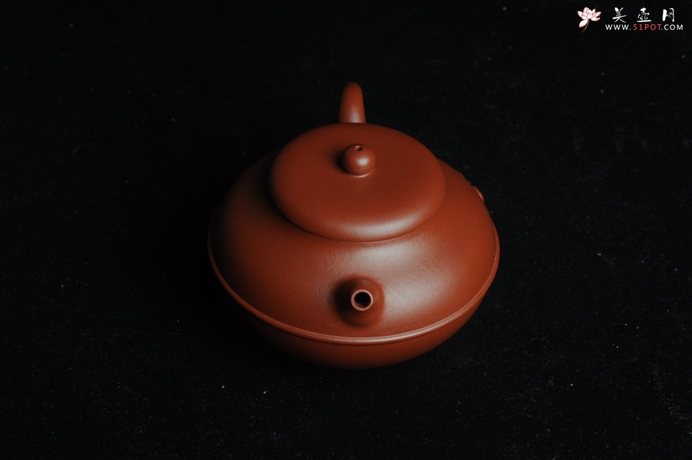 紫砂壶图片：美壶特惠 优质大红袍朱泥 做工精致三足束带一生所爱壶 茶人醉爱 - 美壶网
