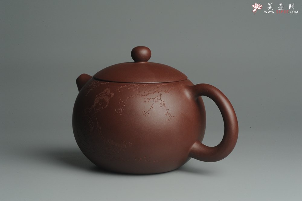 紫砂壶图片：美壶福利特惠 精工西施 饱满圆润 子木装饰抚琴图 - 美壶网