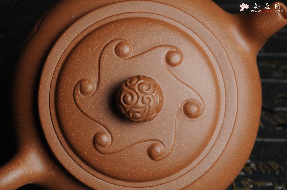 紫砂壶图片：美壶特惠 原创三足如意壶 嵌盖难度大 油润降坡泥 做工超精致 - 美壶网