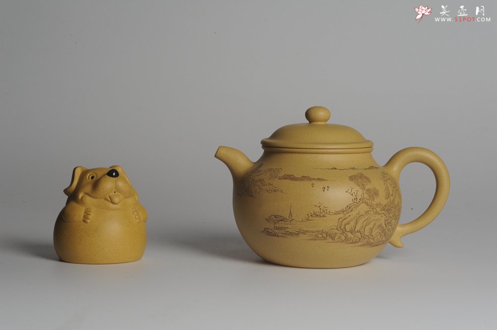 紫砂壶图片：美壶特惠 精工本山段山水莲子壶 端庄秀雅 人品若山极崇峻 情怀与水同清幽 - 美壶网