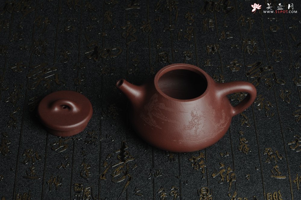 紫砂壶图片：油润底曹青 全手工精品老子冶石瓢 骨肉匀挺 清茗堂助工文气装饰山水 - 美壶网