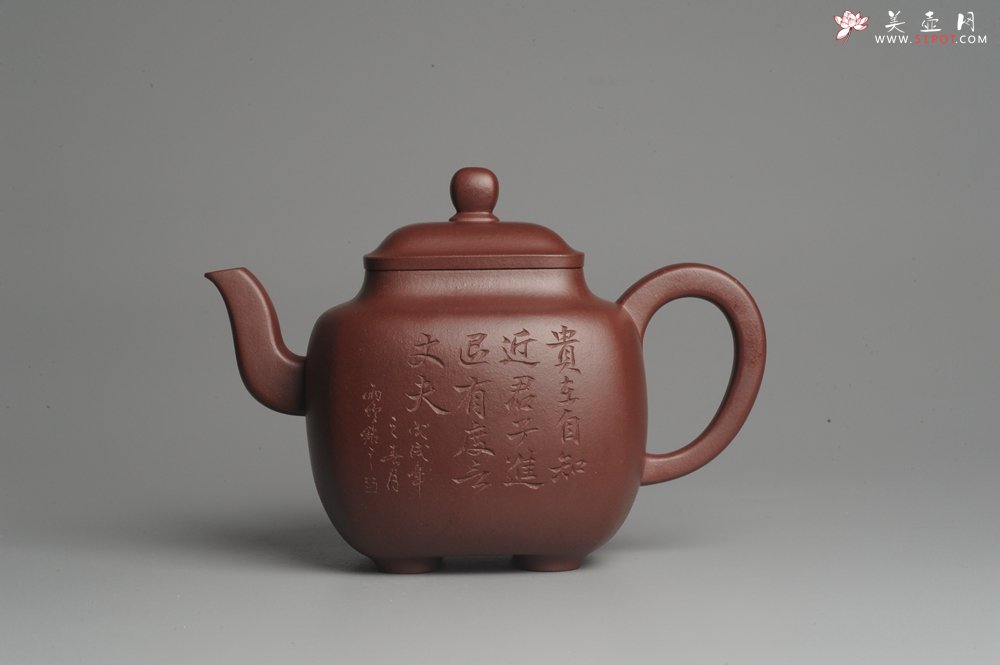 紫砂壶图片：实力派张海艳全手工重器鸣远四方 方健老师双刀装饰 浑厚大气 - 美壶网
