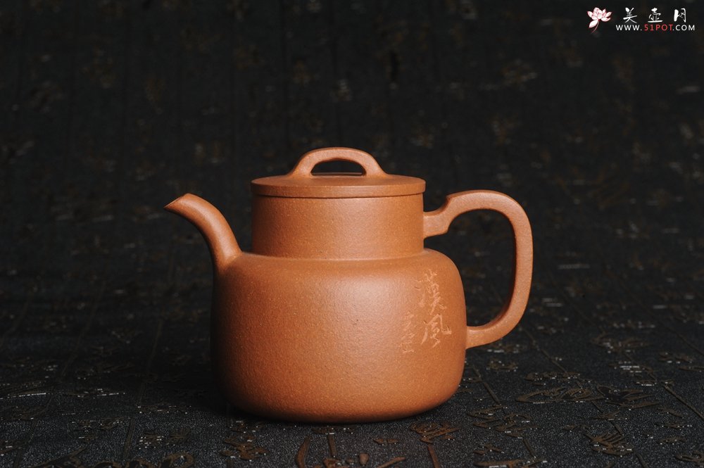 紫砂壶图片：美壶特惠 灰常油润优质黄降坡泥瓦当壶 文气小巧精致 实用 茶人醉爱 - 美壶网