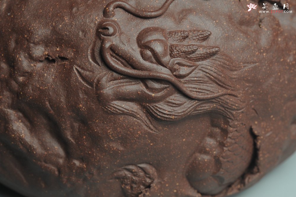 紫砂壶图片：美壶特惠 全手工薄胎游龙灵芝供春 龚春 做工精致 单色更显功力 - 美壶网