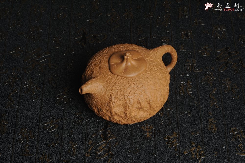 紫砂壶图片：美壶特惠 进步明显优质黄金段全手工龚春 供春 异型盖 难度大 肌理丰富 - 美壶网