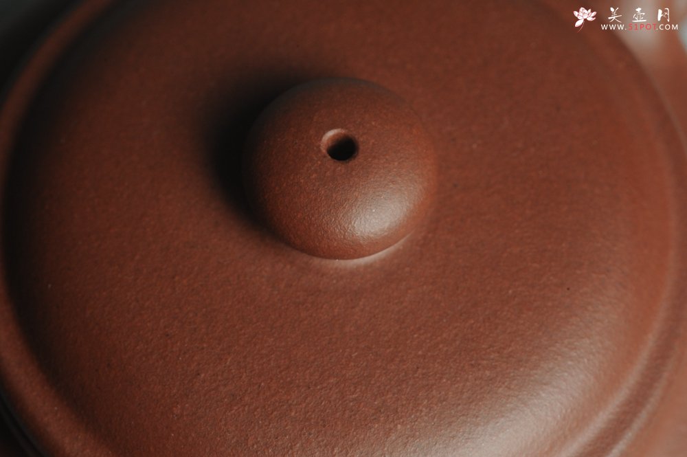 紫砂壶图片：油润底曹青 一捺底精品全手工大亨仿古 深得老味 请君细品 - 美壶网