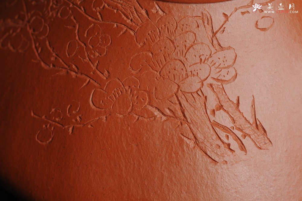 紫砂壶图片：朱泥全手工刻梅花子冶石瓢 - 美壶网