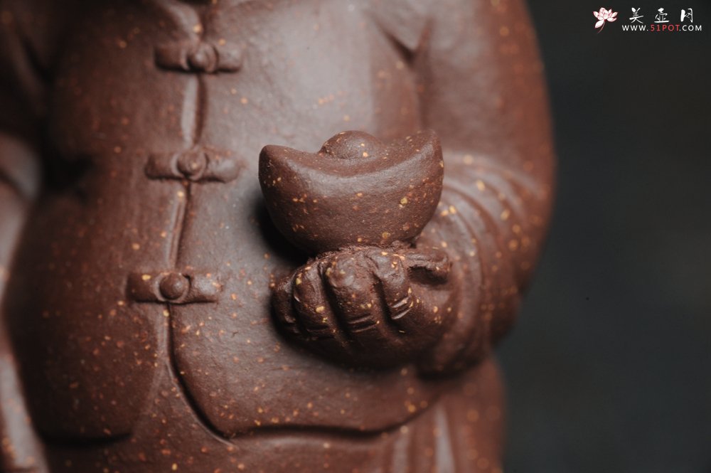 紫砂壶图片：美宠特惠 回馈壶友 精致性价比紫泥老财主茶宠高7.8cm左右 - 美壶网