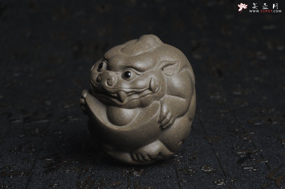 紫砂壶图片：美宠特惠 回馈壶友 精致聚财金蟾茶宠 茶盘尤物高7.5cm宽6.5cm左右 - 美壶网