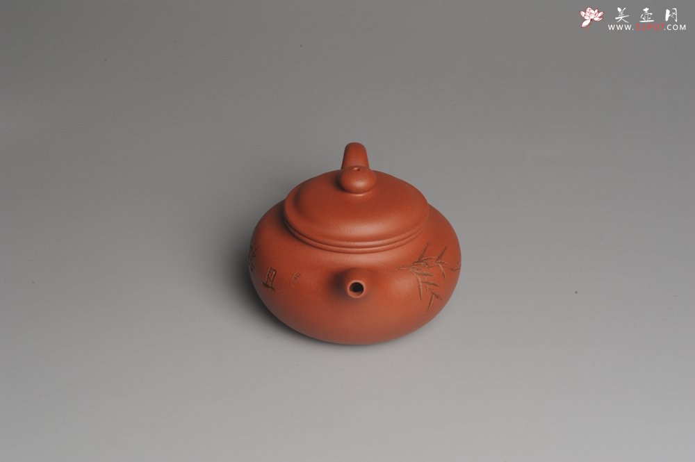 紫砂壶图片：美壶特惠 精致小仿古 子陶刻竹子和知了 寓意知足常乐 茶人醉爱 养后温润如玉 - 美壶网