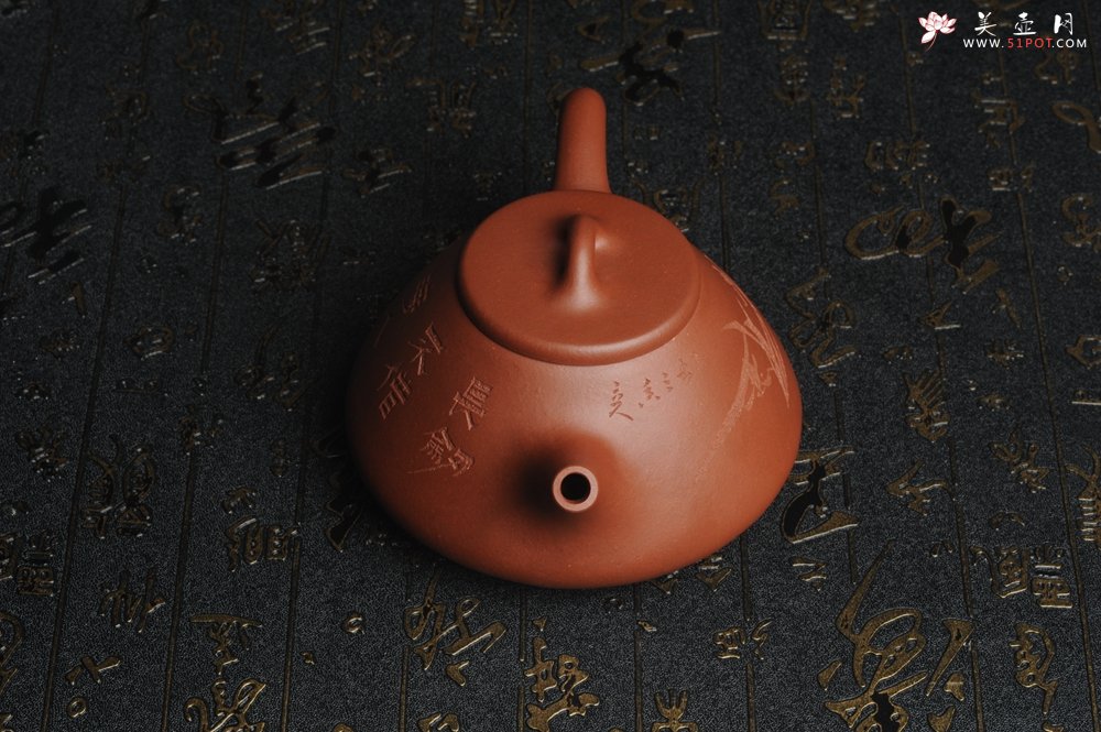 紫砂壶图片：油润底曹青 全手工精品子冶石瓢 骨肉匀挺 文气装饰兰草图 长剑不借时人看 - 美壶网