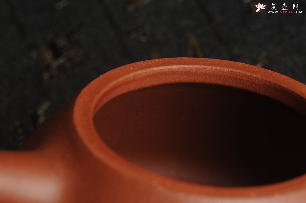 紫砂壶图片：油润底曹青 全手工精品子冶石瓢 骨肉匀挺 清茗堂助工文气装饰菖蒲清供图 文人风骨尽显 - 美壶网