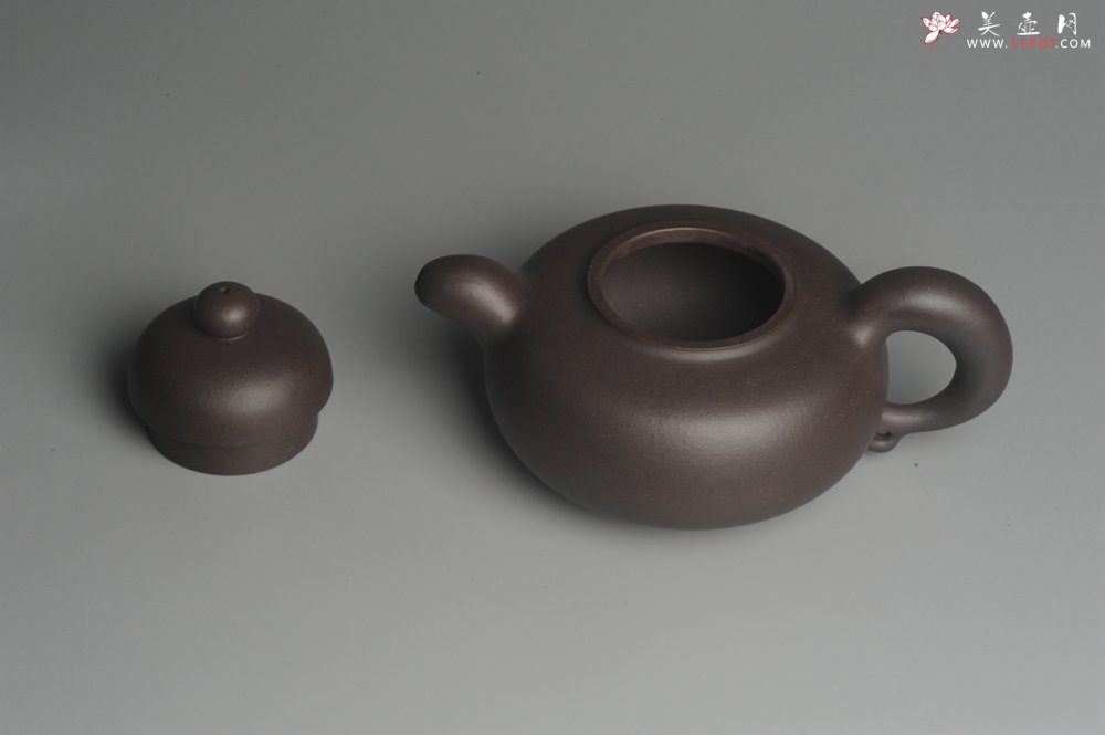 紫砂壶图片：美壶特惠 精致老紫泥道洪圣珠 稳重大气 - 美壶网