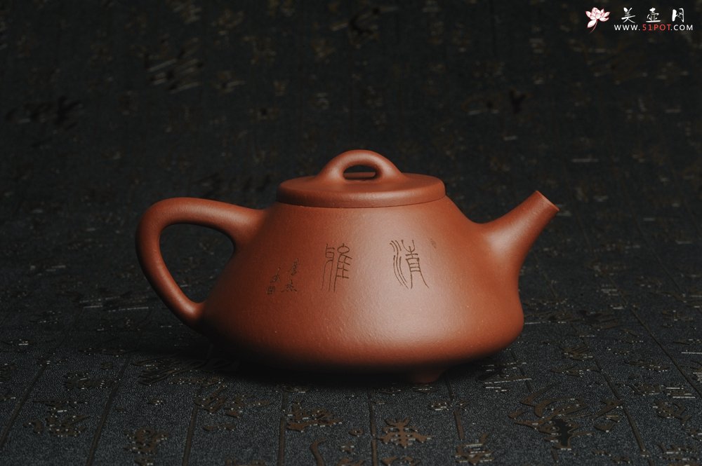 紫砂壶图片：油润底曹青 全手工精品子冶石瓢 骨肉匀挺 清茗堂助工文气装饰菖蒲清供图 文人风骨尽显 - 美壶网