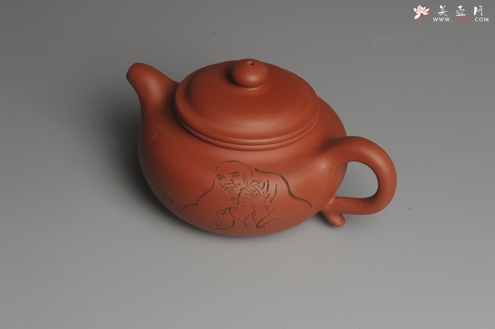 紫砂壶图片：美壶特惠 精致小仿古 寻幽 人物刻绘栩栩如生 茶人醉爱 养后温润如玉 - 美壶网