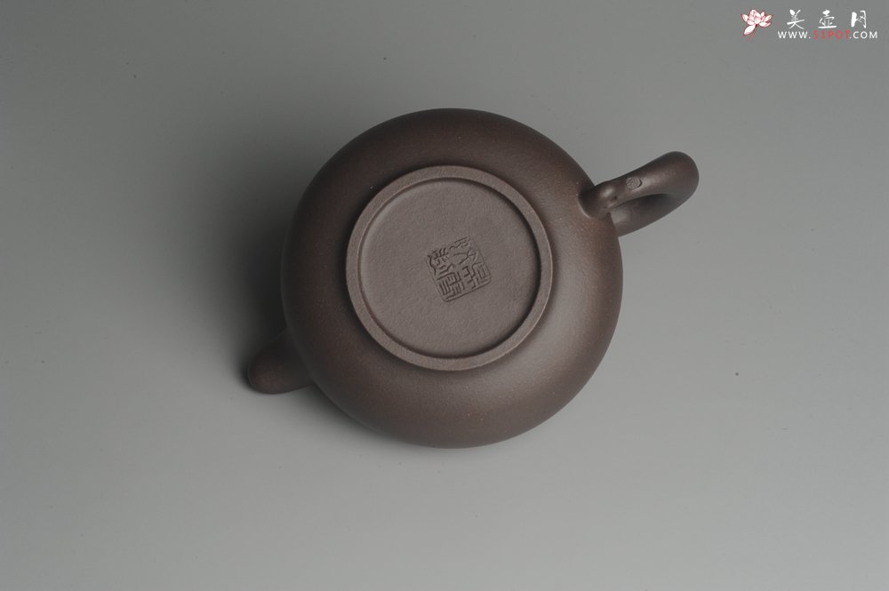 紫砂壶图片：美壶特惠 精致老紫泥道洪圣珠 稳重大气 - 美壶网