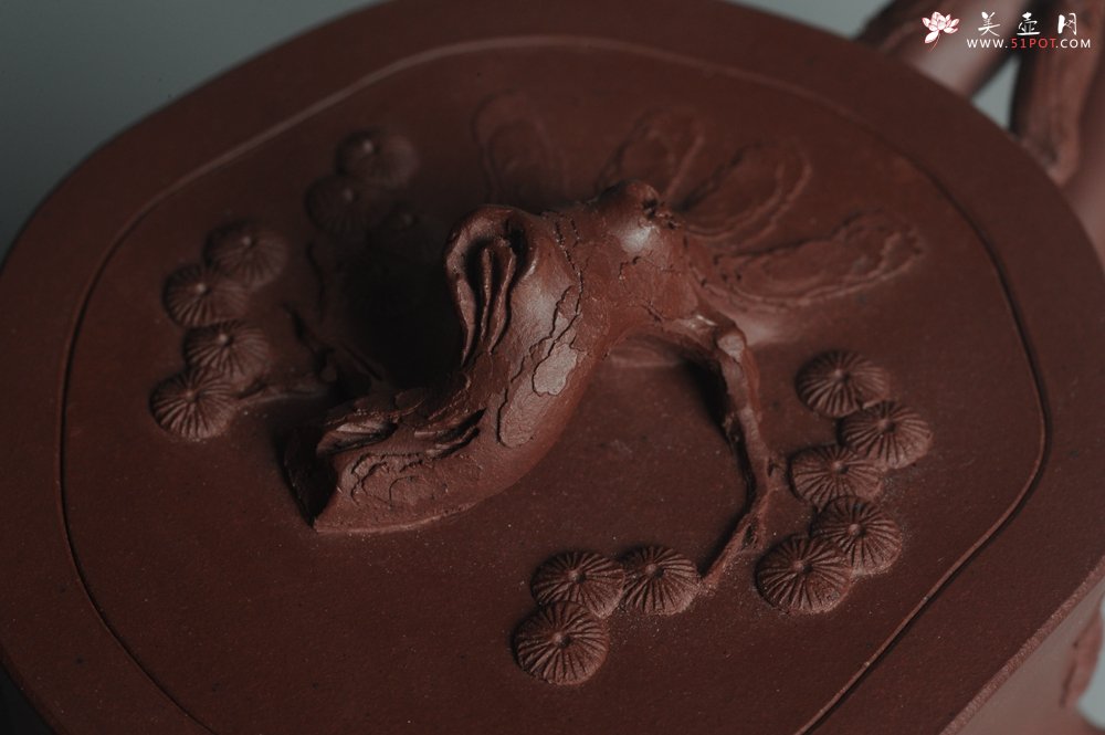 紫砂壶图片：实力派全手工木棉松桩 气质非凡 肌理自然生动 难度大 - 美壶网