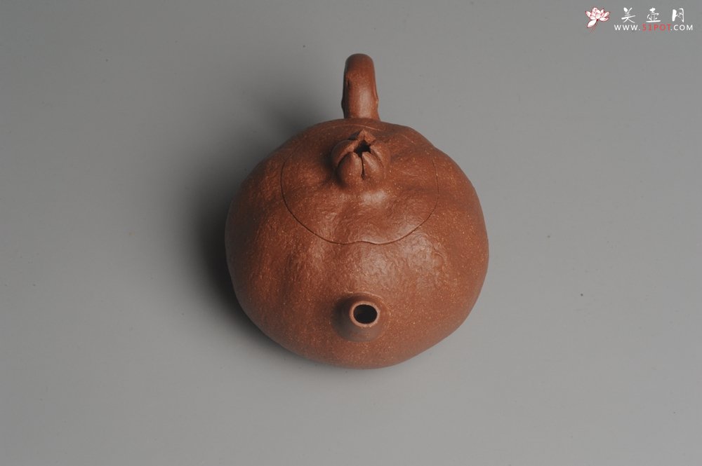 紫砂壶图片：美壶特惠 油润降坡泥精致卡盖全手工仿生石榴壶 - 美壶网
