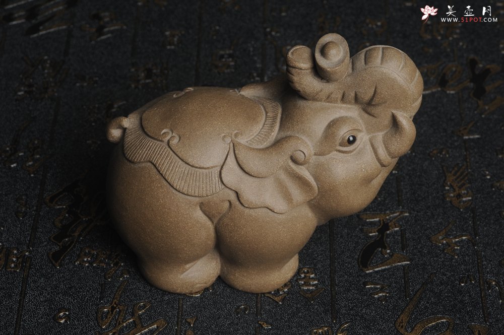 紫砂壶图片：美宠特惠 回馈壶友 精工太平有象茶宠 长11cm宽6cm高7cm - 美壶网