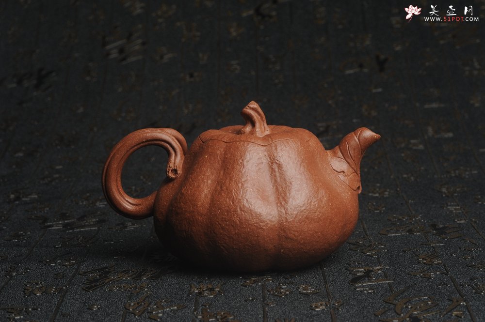 紫砂壶图片：美壶特惠 精致卡盖全手工油润降坡泥仿生小叶歪瓜 难度大 - 美壶网