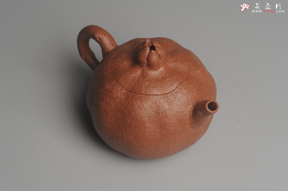 紫砂壶图片：美壶特惠 油润降坡泥精致卡盖全手工仿生石榴壶 - 美壶网