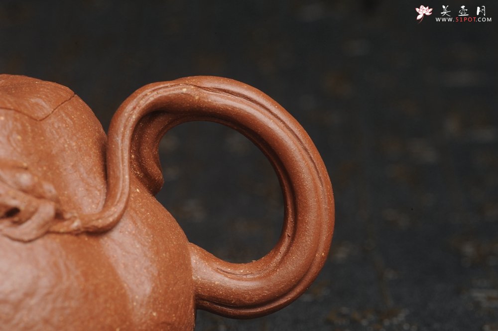 紫砂壶图片：美壶特惠 精致卡盖全手工油润降坡泥仿生小叶歪瓜 难度大 - 美壶网