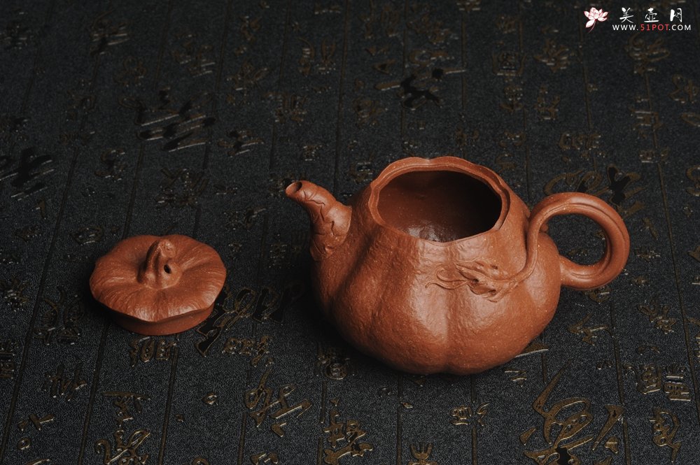 紫砂壶图片：美壶特惠 精致卡盖全手工油润降坡泥仿生小叶歪瓜 难度大 - 美壶网