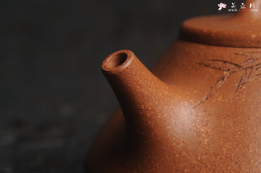 紫砂壶图片：油润五彩段泥 全手工薄胎精品子冶石瓢 难度大 骨肉匀挺 文气装饰高士乘凉图 无为 - 美壶网