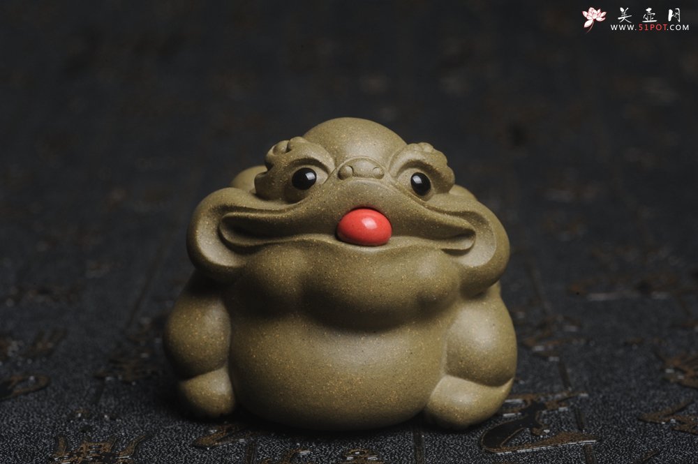 紫砂壶图片：美宠特惠 老青段貔貅瑞兽招宝蟾茶宠 茶盘尤物长6cm宽5.7cm高4.6cm - 美壶网