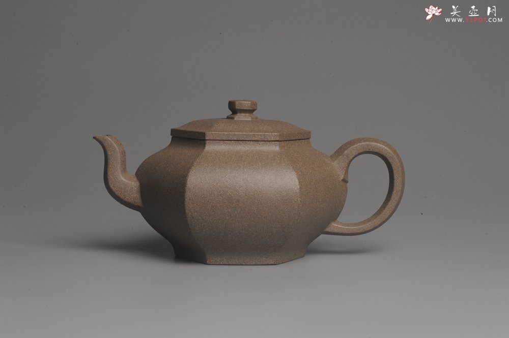 紫砂壶图片：美壶中秋国庆特惠 精工老段泥锦方壶 泥料特好 茶人醉爱 - 美壶网