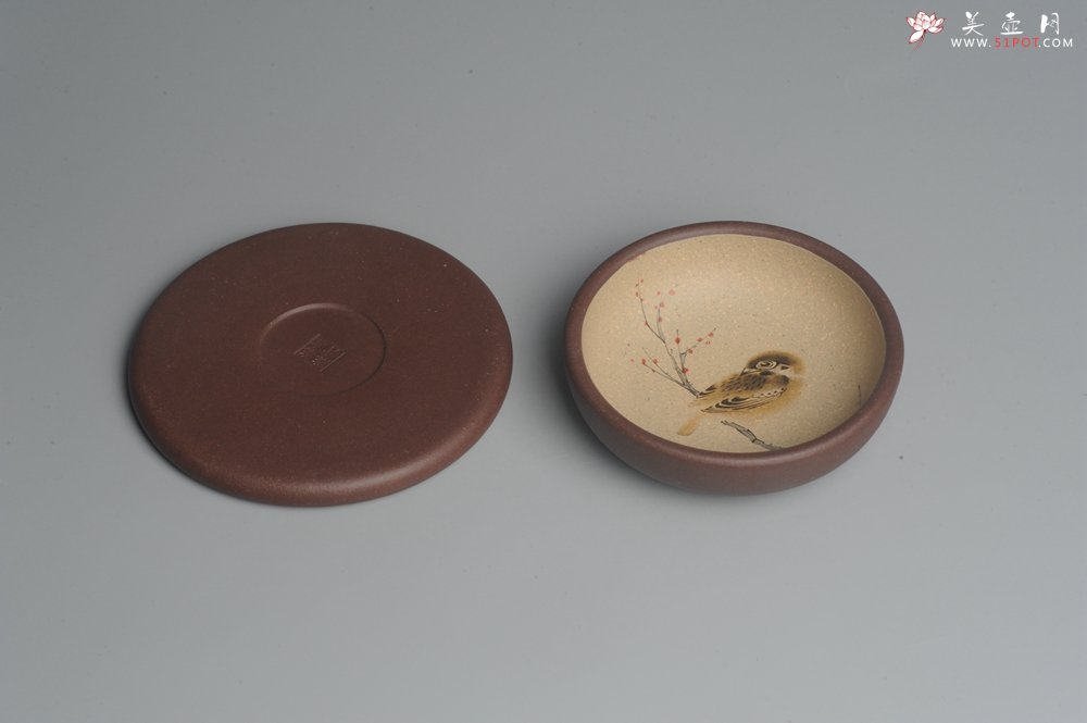 紫砂壶图片：款式一 美杯美垫特惠 精致彩绘泥绘花鸟品茗杯主人杯 杯垫一套 灰常漂亮 - 美壶网