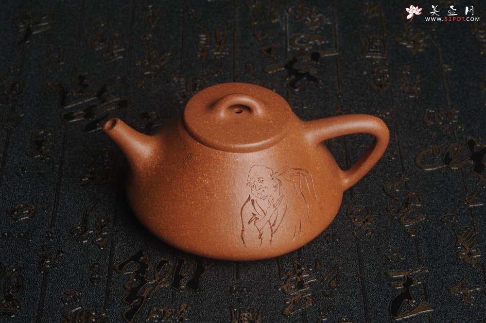 紫砂壶图片：油润五彩段泥 全手工薄胎精品子冶石瓢 难度大 骨肉匀挺 文气装饰高士采耳图 道法自然 - 美壶网