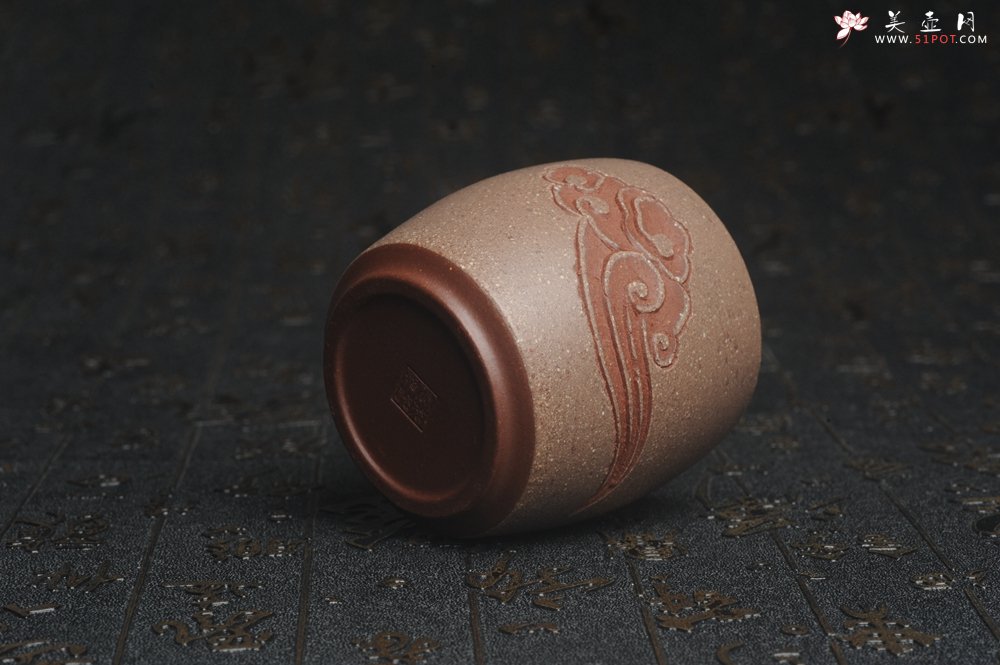 紫砂壶图片：美杯中秋特惠 精品好泥好工好刻雅致特厚实 祥云品茗杯 主人杯 自用送礼佳品 - 美壶网